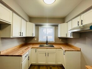 8620-8620 W Villard Ave in Milwaukee, WI - Foto de edificio - Building Photo