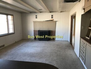 702 N Dustin Ave in Farmington, NM - Building Photo - Building Photo