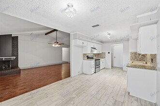 2602 Burningtree Ct in Arlington, TX - Building Photo - Building Photo