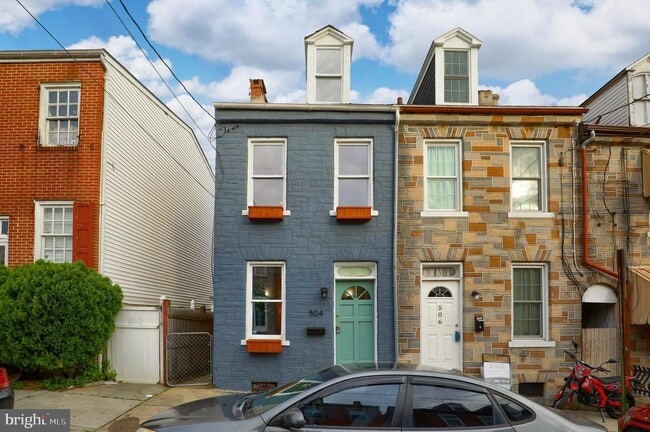 property at 504 Poplar St