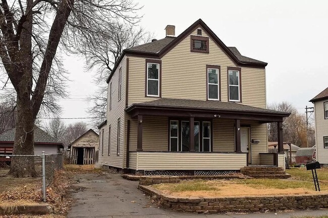 property at 910 Avenue B