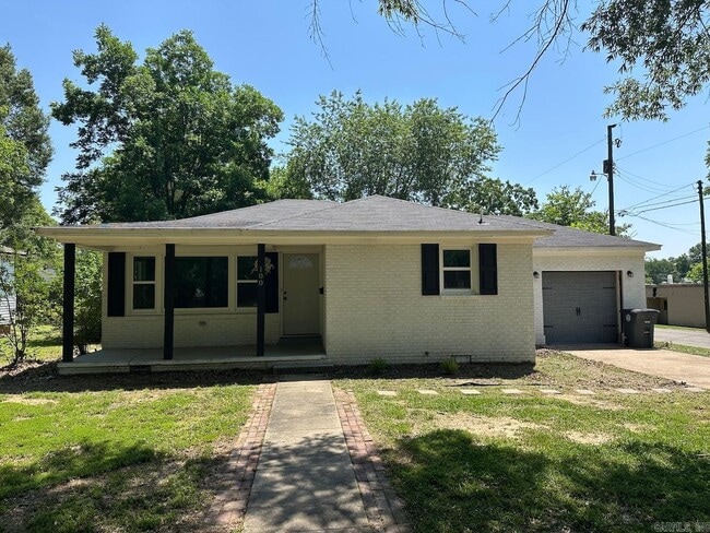 100 N Olive St in Searcy, AR - Building Photo - Building Photo