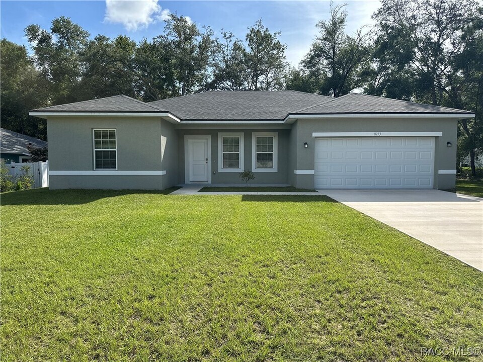 8773 N Muller Way in Citrus Springs, FL - Building Photo
