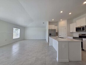 3403-3434 34th St SW in Lehigh Acres, FL - Building Photo - Building Photo