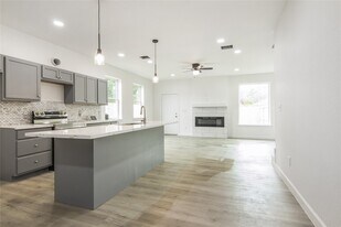 2305 Sakowitz St in Houston, TX - Building Photo