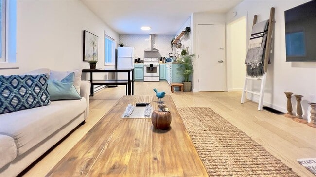 471 Horseshoe Lake Rd in Swan Lake, NY - Building Photo - Building Photo