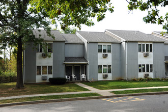 Westgate Apartments in Washington, NJ - Building Photo - Building Photo