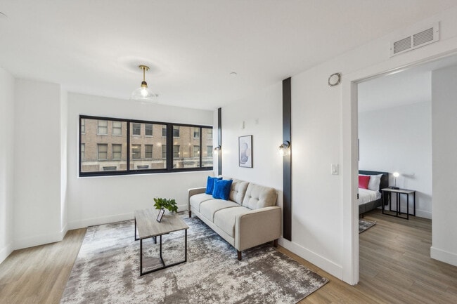 property at 913 N Market St
