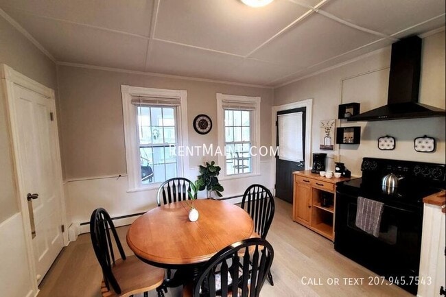 30 Boutelle Ave in Waterville, ME - Building Photo - Building Photo