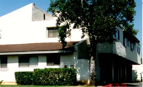 50-56 Price St in Redlands, CA - Foto de edificio