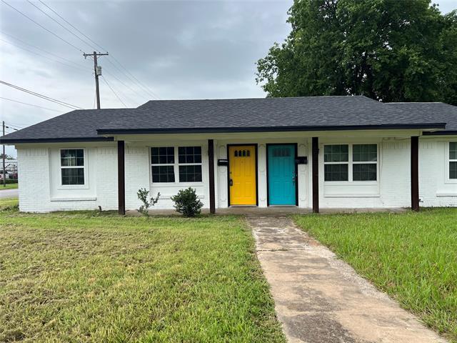 property at 224 E Lk St