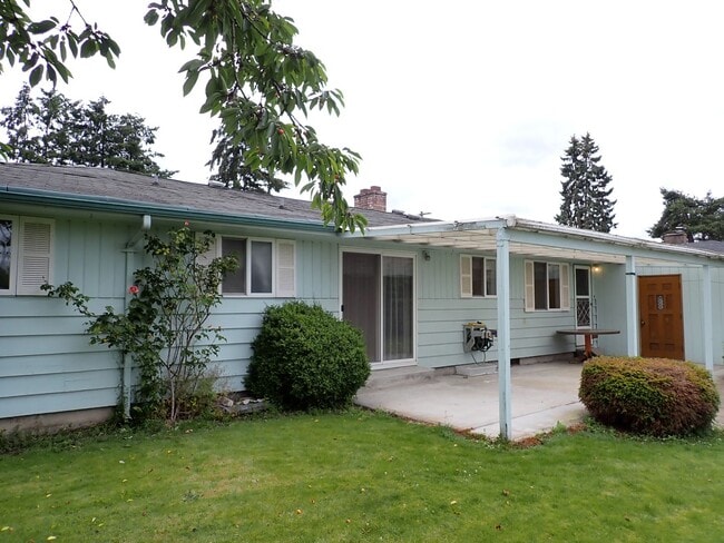 1102 7th St SW in Puyallup, WA - Building Photo - Building Photo