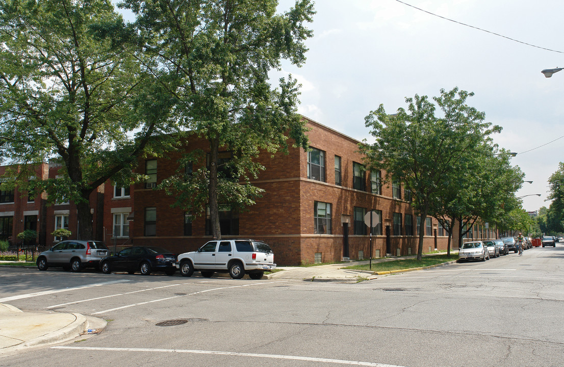 615-625 N Oakley Blvd in Chicago, IL - Building Photo