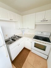 13759 Orange Sunset Dr in Tampa, FL - Building Photo - Building Photo