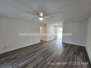 541 SE Penn Ave in Port St. Lucie, FL - Building Photo - Building Photo