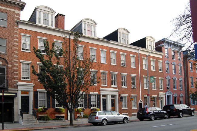 111 E Market St in York, PA - Foto de edificio - Building Photo