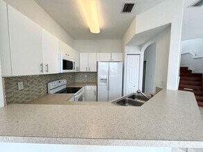 8157 NW 108th Pl in Miami, FL - Building Photo - Building Photo