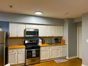 1255 Raum St NE in Washington, DC - Foto de edificio - Building Photo