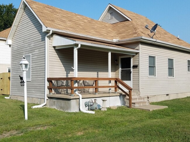 property at 313 E 8th St