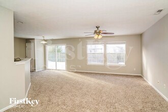 7234 Parklake Cir in Indianapolis, IN - Foto de edificio - Building Photo