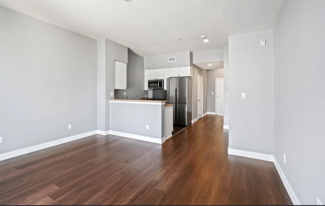 445 Island Ave in San Diego, CA - Building Photo - Building Photo