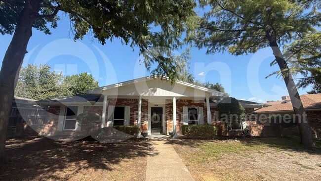 property at 208 Glenwick Pl