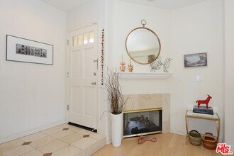 11808 Riverside Dr in Los Angeles, CA - Building Photo - Building Photo