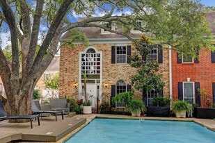 2125 Bering Dr in Houston, TX - Building Photo
