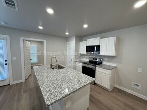 8328 24th St in Lubbock, TX - Building Photo - Building Photo