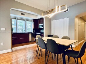 215 Phoenetia Ave in Coral Gables, FL - Building Photo - Building Photo