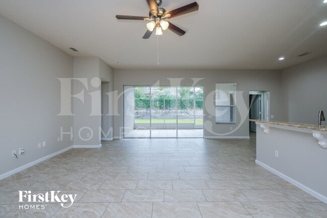 2018 Heartland Cir in Valrico, FL - Building Photo - Building Photo