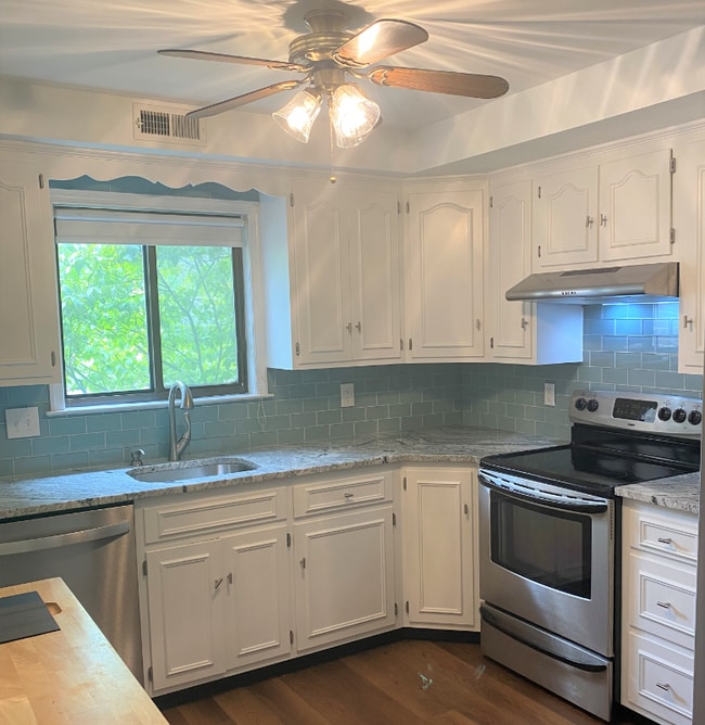 4509 N Hedgerow Dr in Allentown, PA - Building Photo - Building Photo