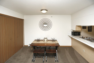 Martin Estates Apartments in Shelbyville, IN - Foto de edificio - Interior Photo