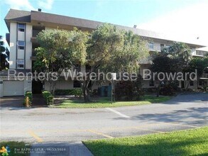 3301 NW 47th Terrace-Unit -116 in Lauderdale Lakes, FL - Foto de edificio - Building Photo