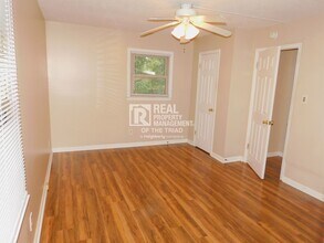 7702 Newsome Ct in Browns Summit, NC - Building Photo - Building Photo