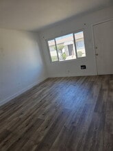 2218 W Imperial Hwy in Hawthorne, CA - Foto de edificio - Building Photo