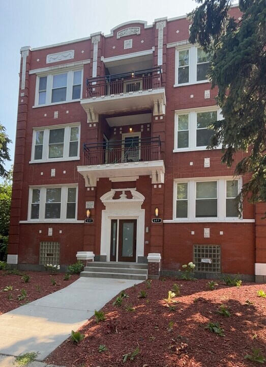 651 E Groveland Park in Chicago, IL - Building Photo