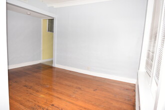 2106 W WILSON Ave-Unit -2 in Chicago, IL - Building Photo - Building Photo