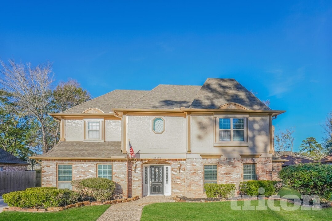 15806 Crystal Brook Dr in Houston, TX - Foto de edificio