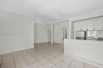 8135 Crespi Blvd in Miami Beach, FL - Building Photo - Building Photo