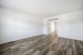 855 Cathedral Dr in Virginia Beach, VA - Building Photo - Building Photo