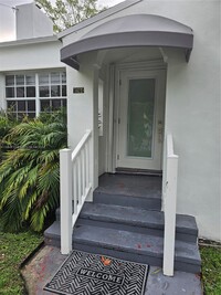 7625 Byron Ave in Miami Beach, FL - Building Photo - Building Photo