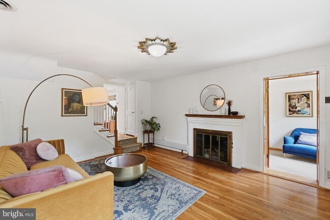8007 Wildwood Dr in Takoma Park, MD - Building Photo - Building Photo