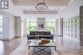245-LP245 Davisville Ave in Toronto, ON - Building Photo - Building Photo