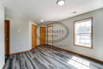 1113 N Byrne Rd in Toledo, OH - Building Photo - Building Photo