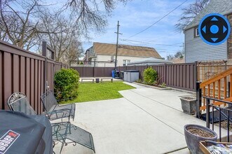 3033 W Diversey Ave in Chicago, IL - Building Photo - Building Photo