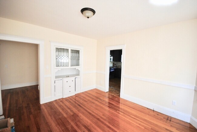 98 Montebello Rd, Unit 1 in Boston, MA - Building Photo - Building Photo