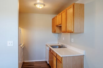 Fitzsimons Junction in Aurora, CO - Building Photo - Interior Photo