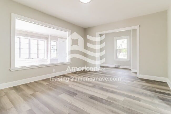 337 George St in Trenton, MI - Building Photo - Building Photo