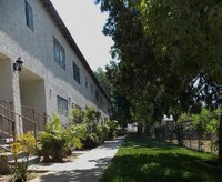 614-620 N Mar Vista Ave in Pasadena, CA - Foto de edificio - Building Photo